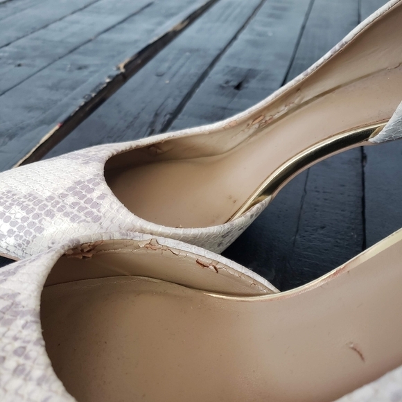 Ann Taylor Women's 9.5 Snakeskin Suede Pointed Toe Heels Beige Grey Cutout - Picture 2 of 12
